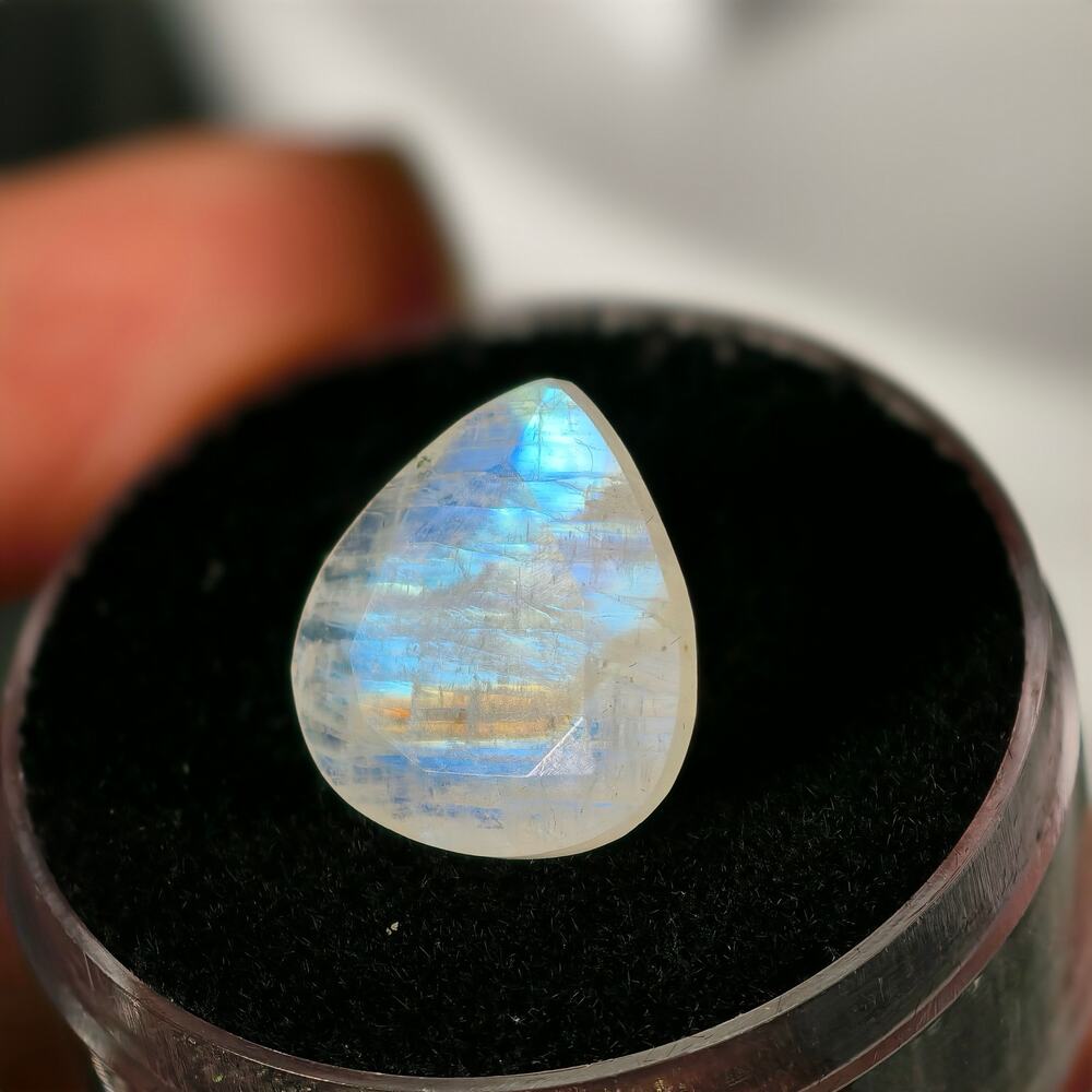 8.25ct Indian Rainbow Moonstone Gemstone Pear Cut